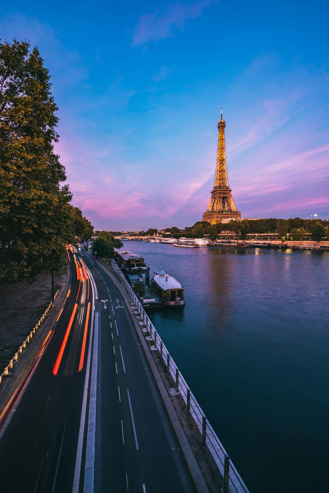 travelers stories about Road trip in Pont de Bir-Hakeim, France