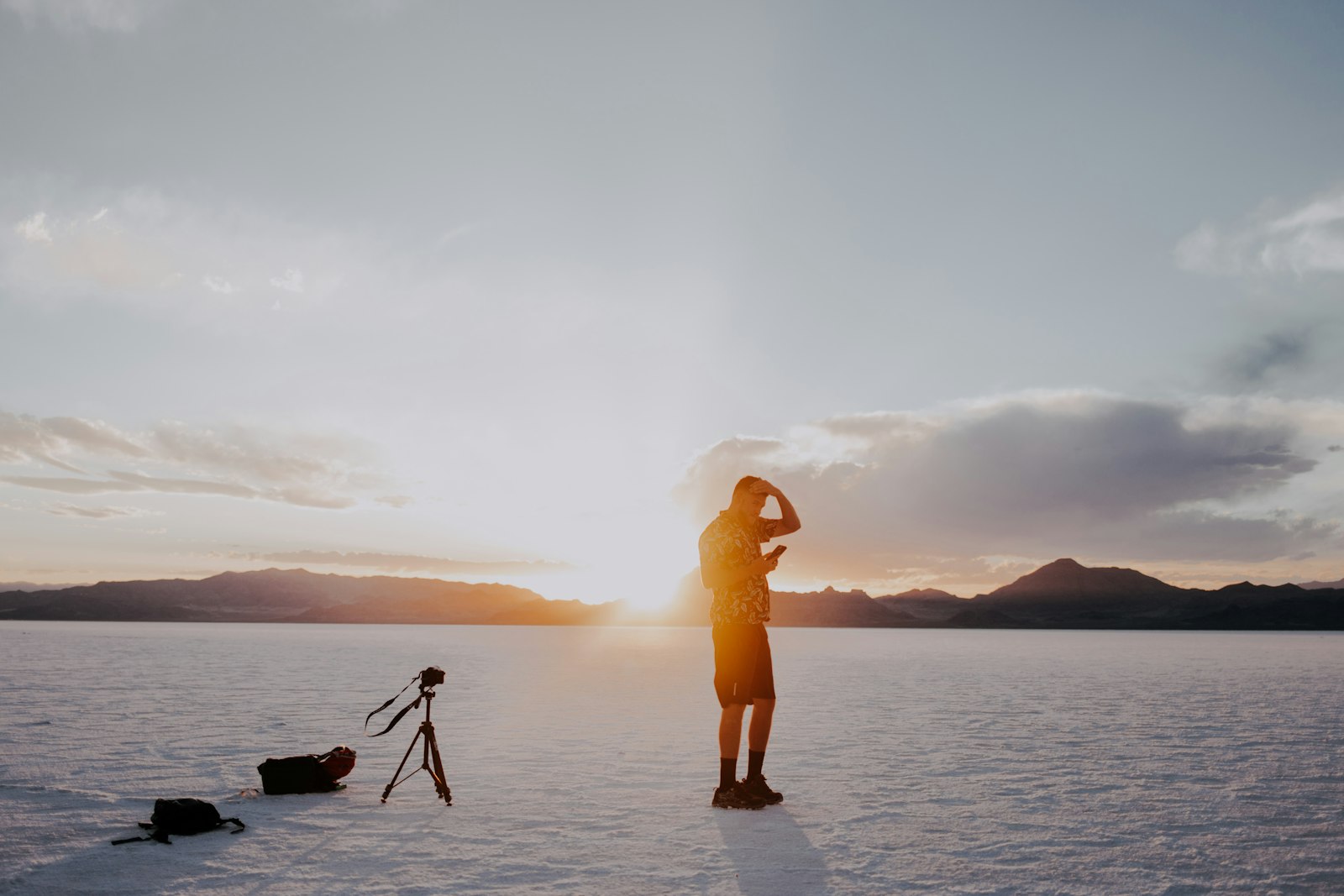 Canon EOS 6D + Canon EF 35mm F2 IS USM sample photo. Man standing on ice photography