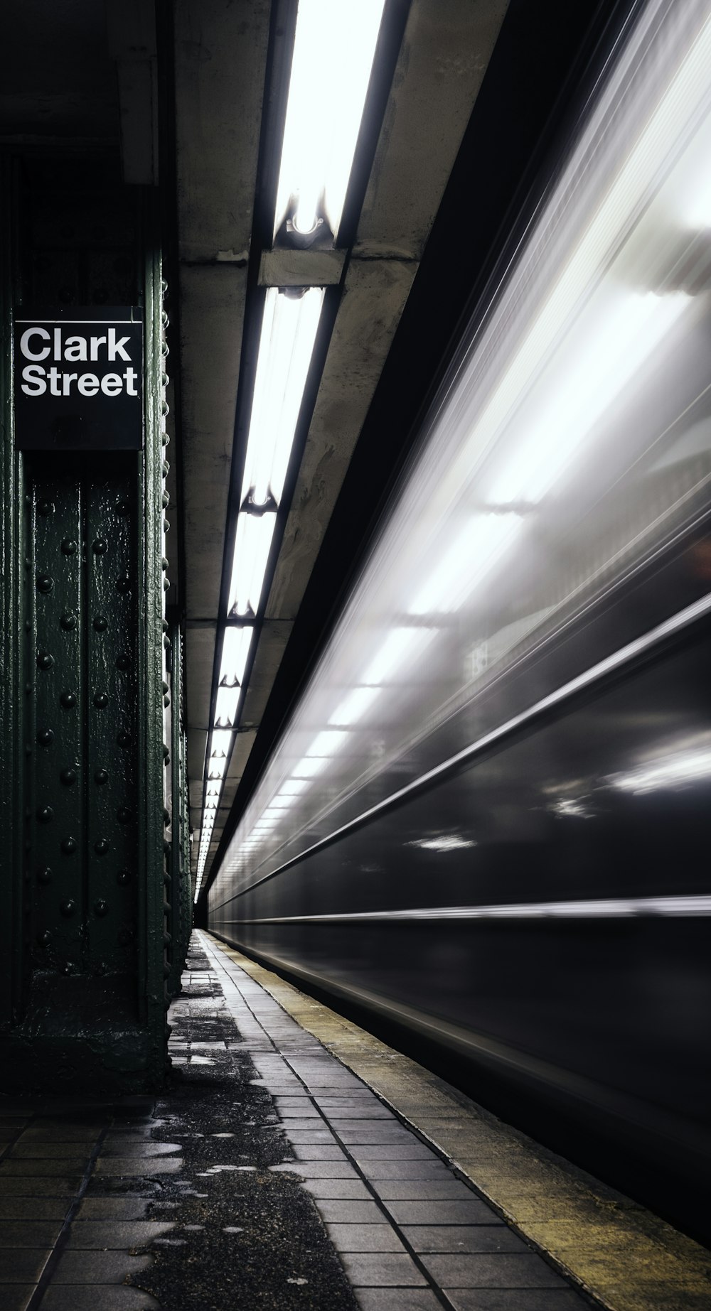 Clark Street signage during daytime