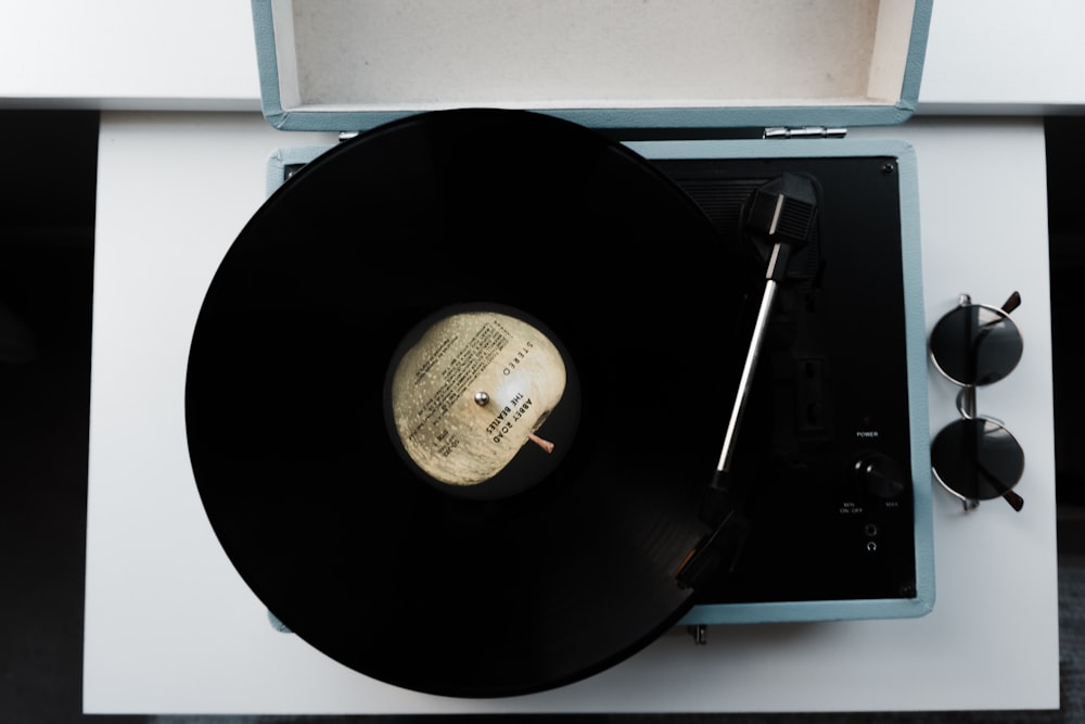 Platine vinyle noire et turquoise