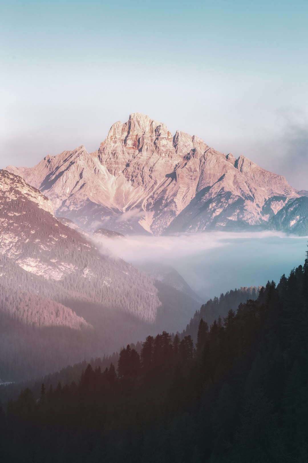 Mountain range photo spot Misurina Cinque Torri