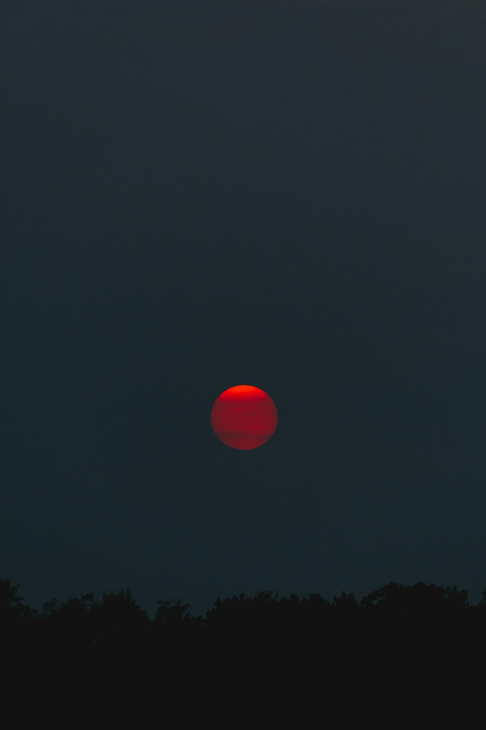 red moon at night