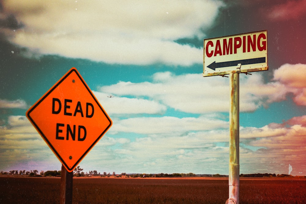 Dead End signage