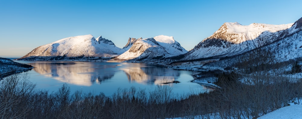 snow mountain range during daytime