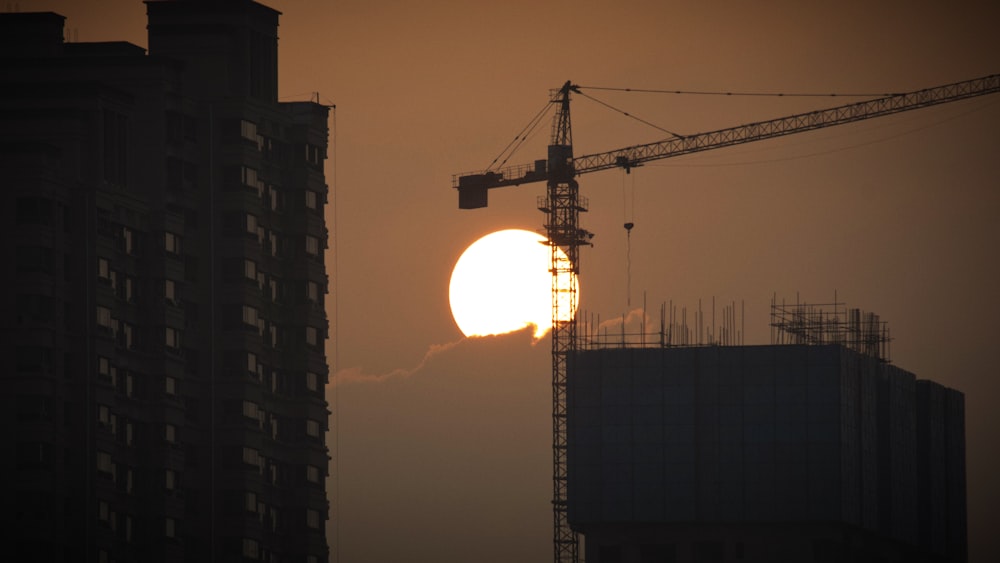 tower crane during daytime