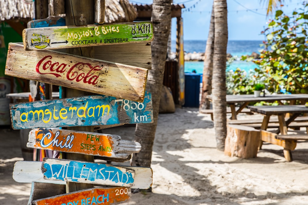 Señalización de madera de Coca-Cola