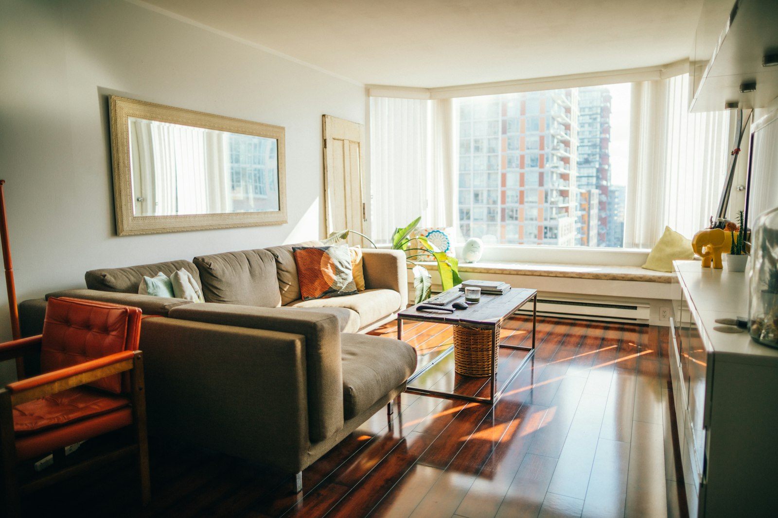 Canon EOS 5D Mark IV + Canon EF 24mm F1.4L II USM sample photo. Living room furniture set photography