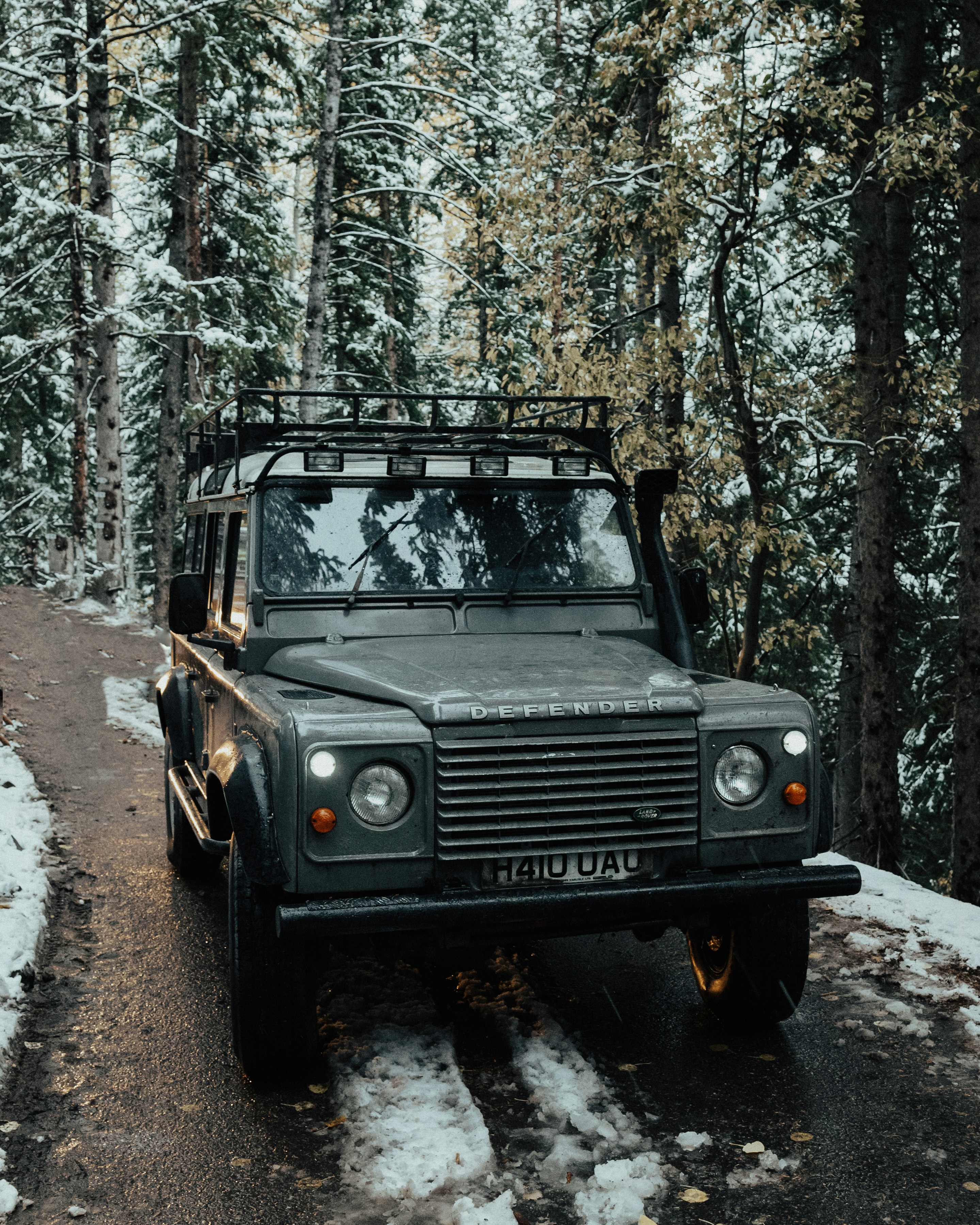 Defender shoot photo by Eric Saunders thesaunds on Unsplash