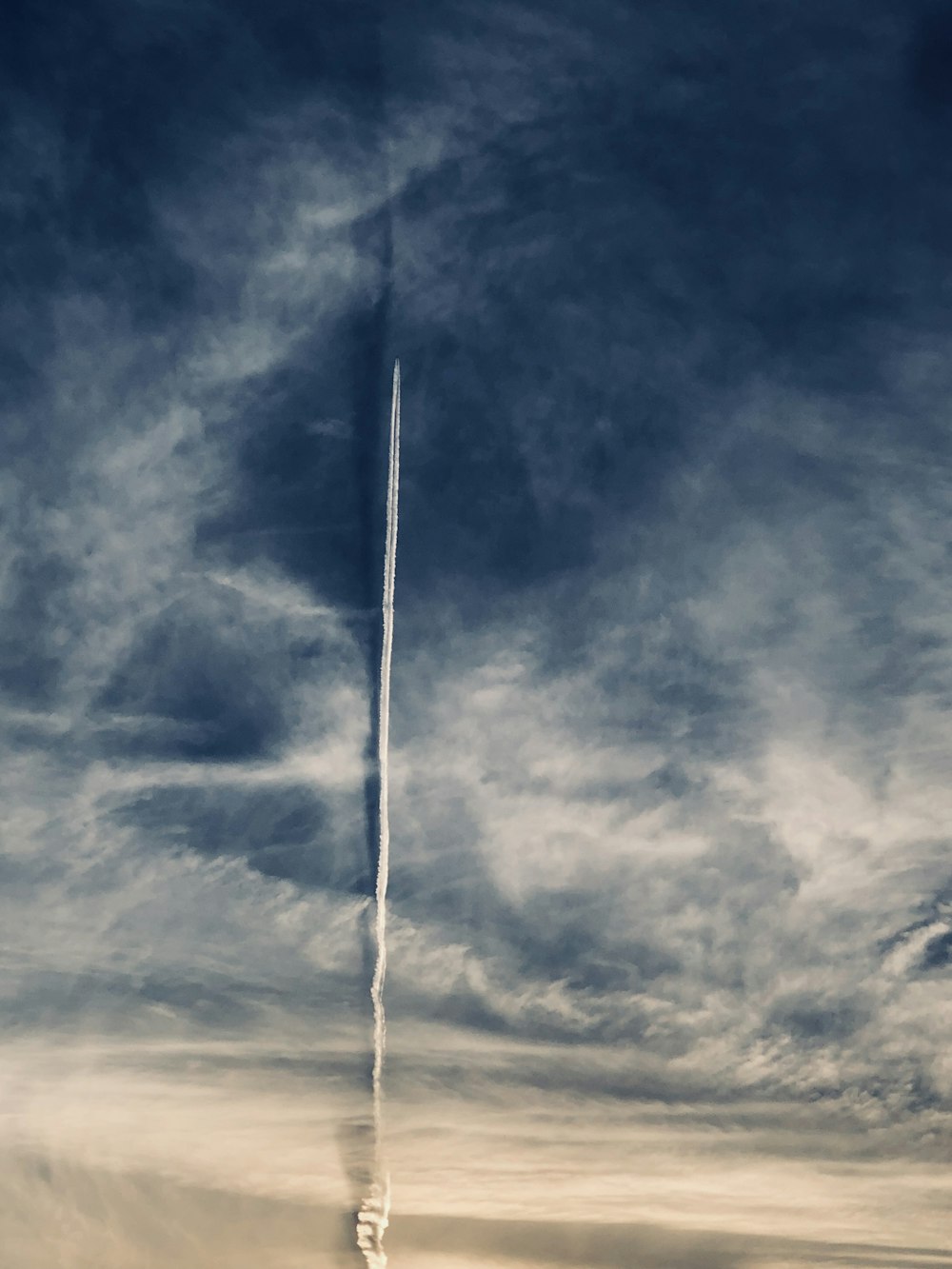 Weiße Wolken tagsüber