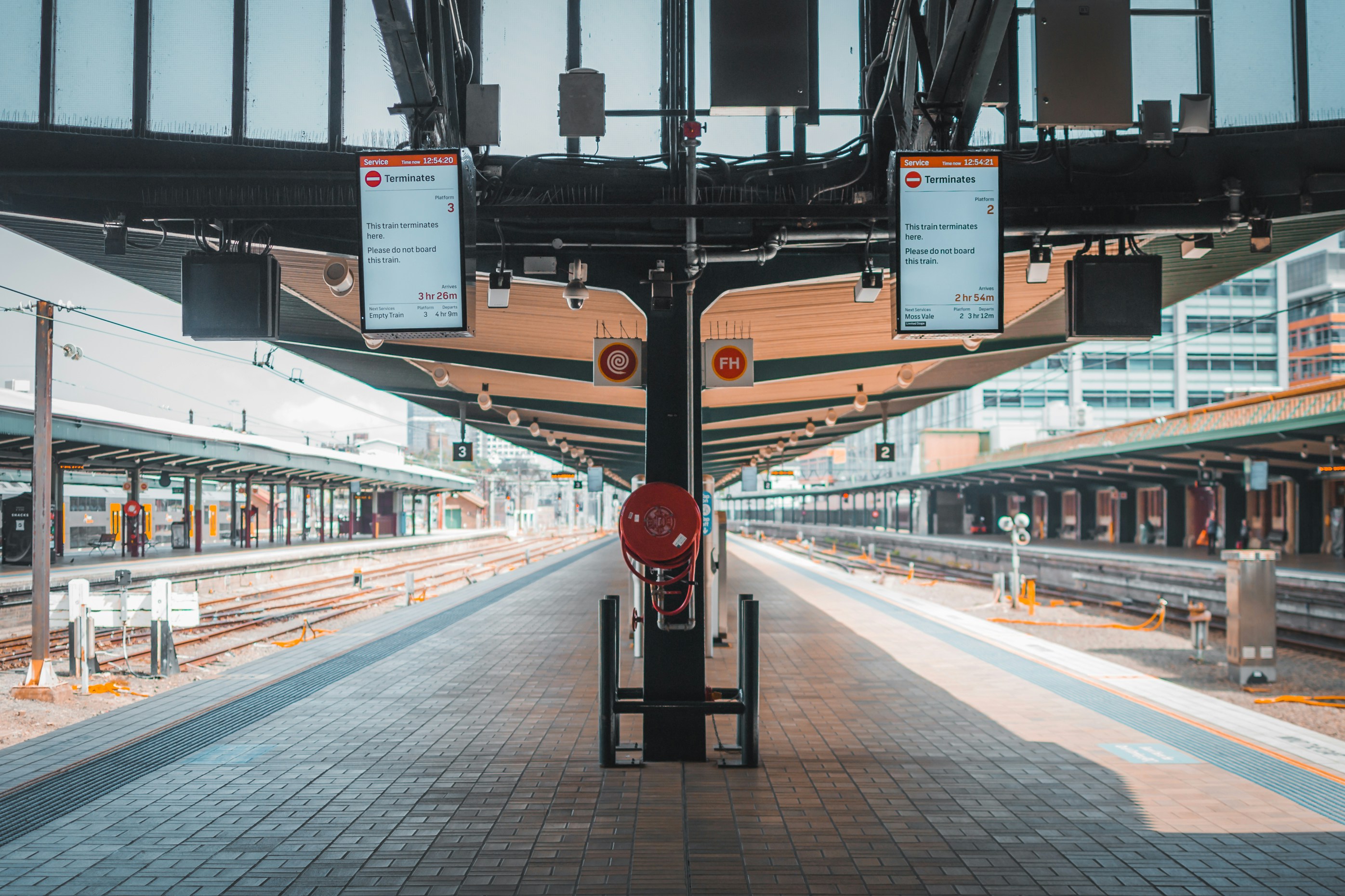 Train Platform Pictures | Download Free Images on Unsplash