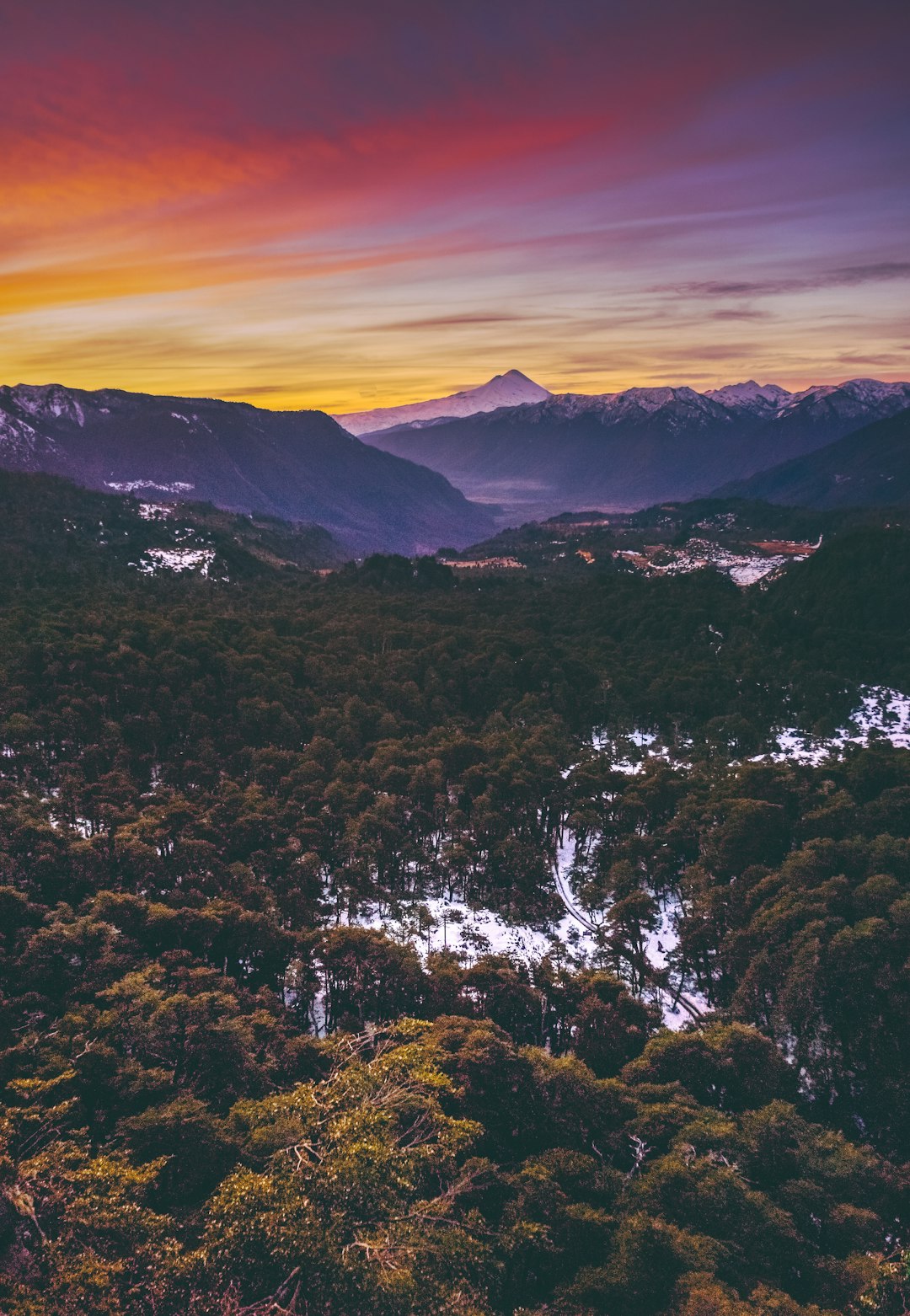 travelers stories about Hill in Lodge Nevados de Sollipulli, Chile