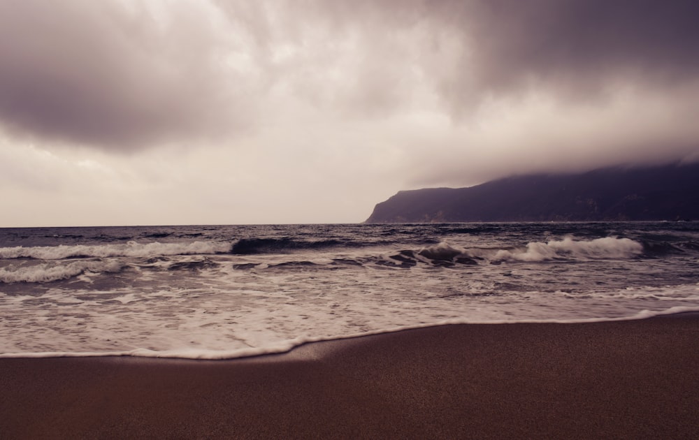 sea during cloudy weather