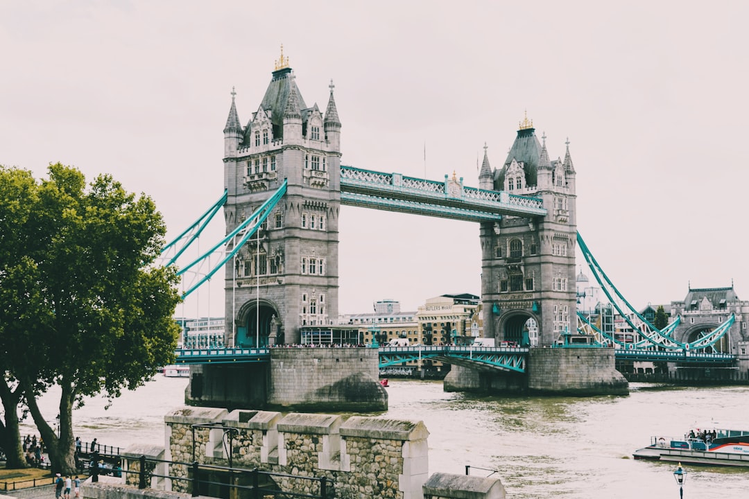 travelers stories about Suspension bridge in Tower of London, United Kingdom