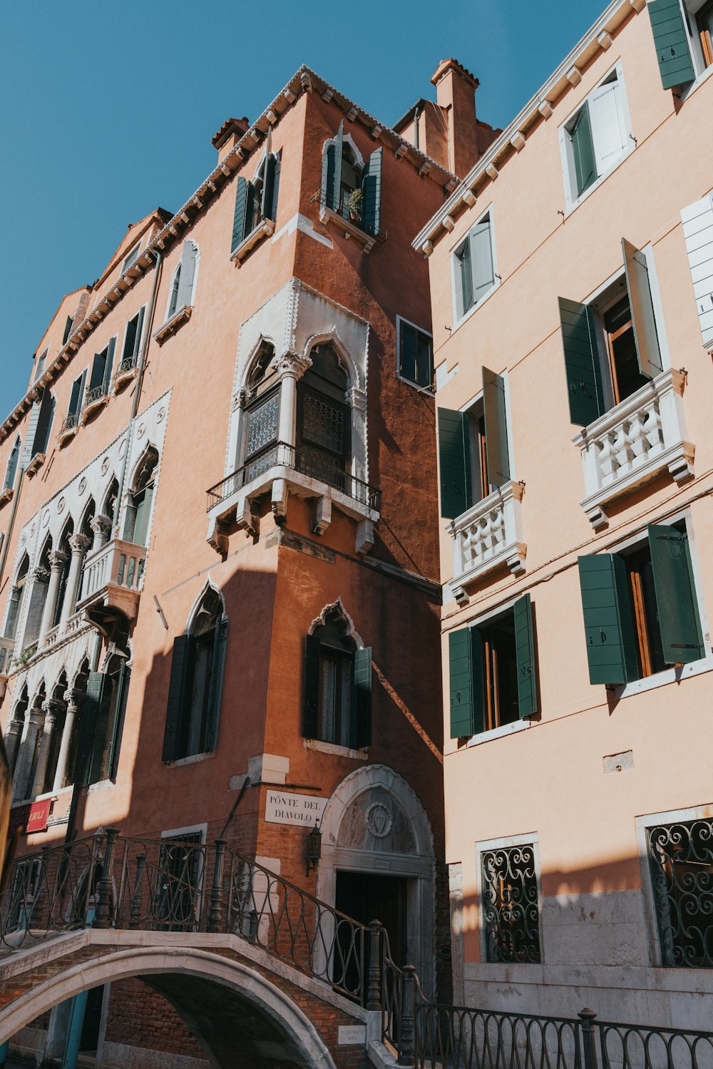 brown concrete building