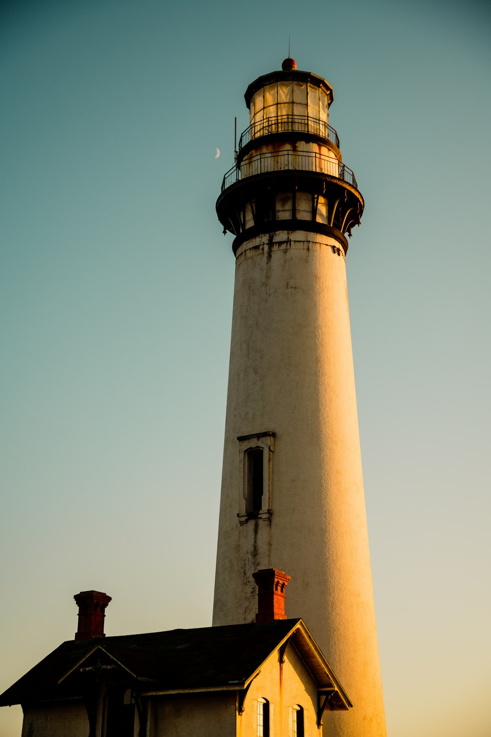 white lighthouse during daytime