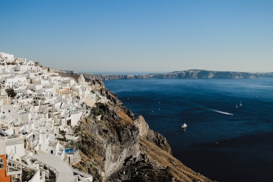 picture of Cliff from travel guide of Santorini