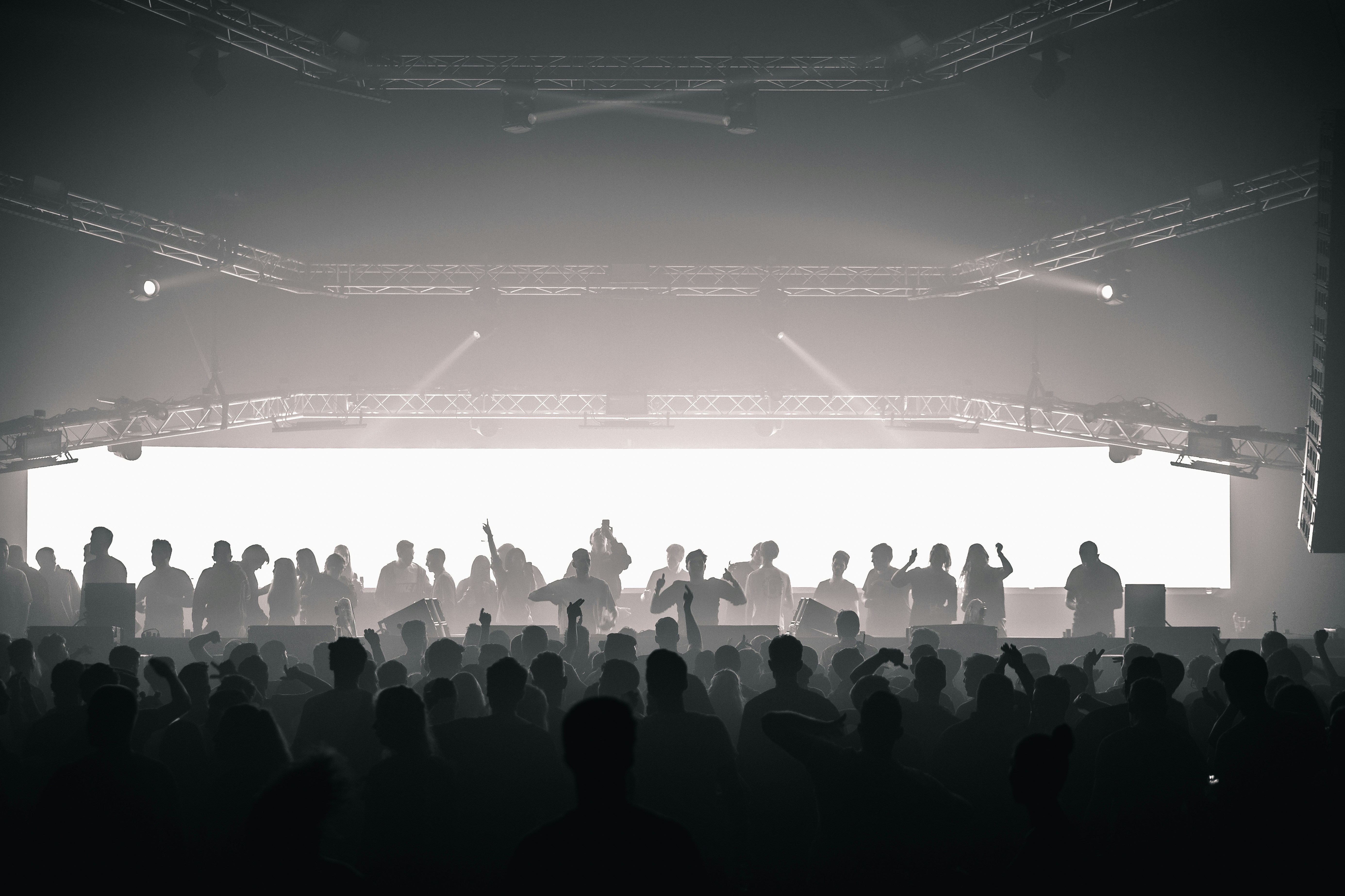 Image de Top 5 dj ambient down-tempo à Marseille pour sublimer votre séminaire d'entreprise