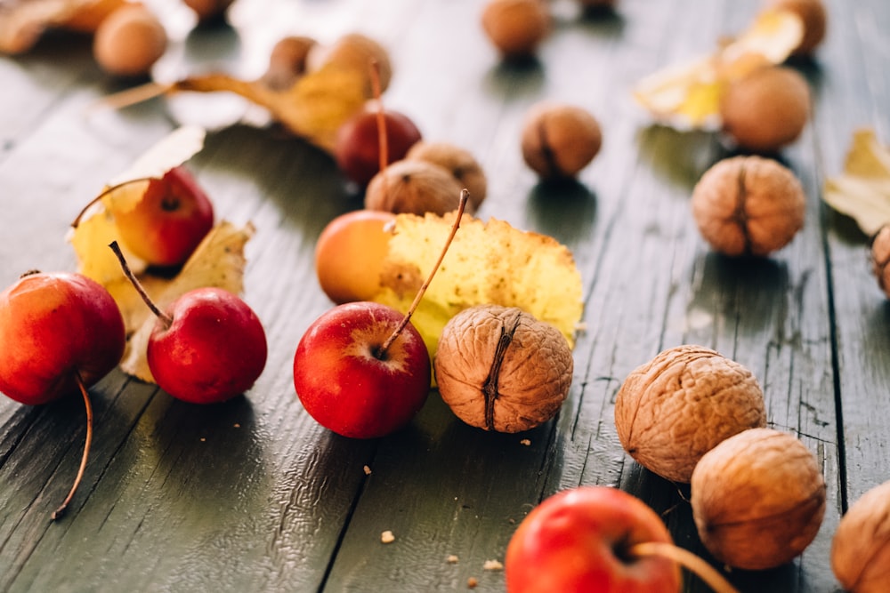 shallow focus photography of cherries