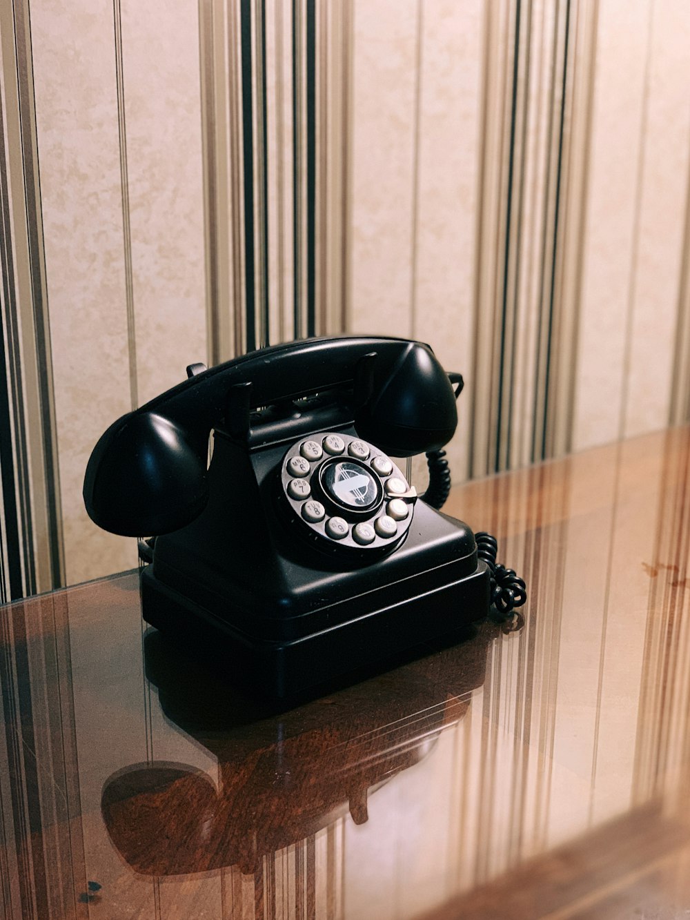 selective focus photography of telephone