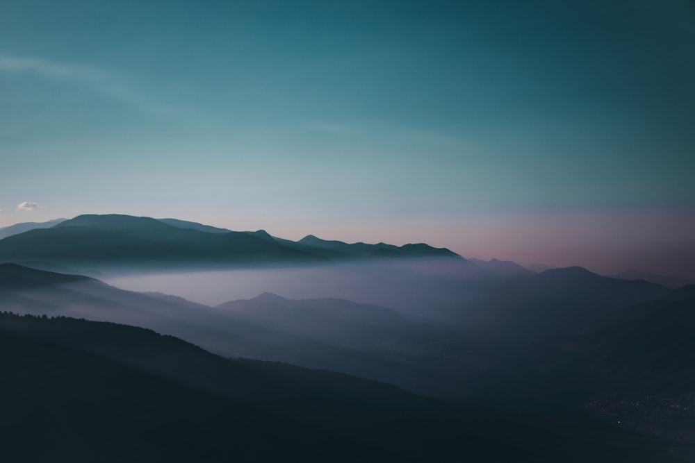 Fotografía de paisaje de montaña