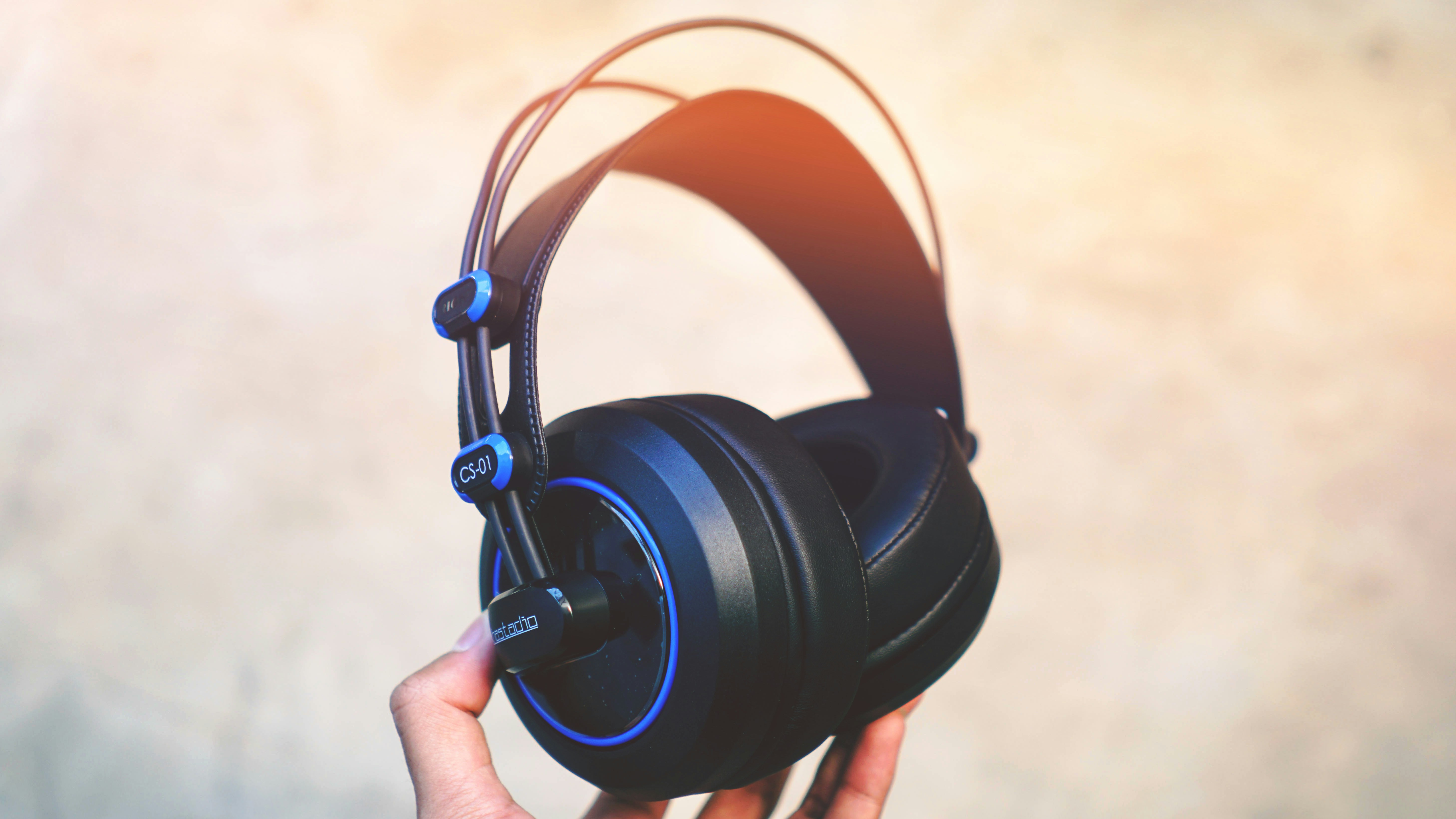 飓风2与飓风3头戴式耳机测评，音质与舒适度的双重享受,飓风2跟飓风3头戴式耳机测评一样吗