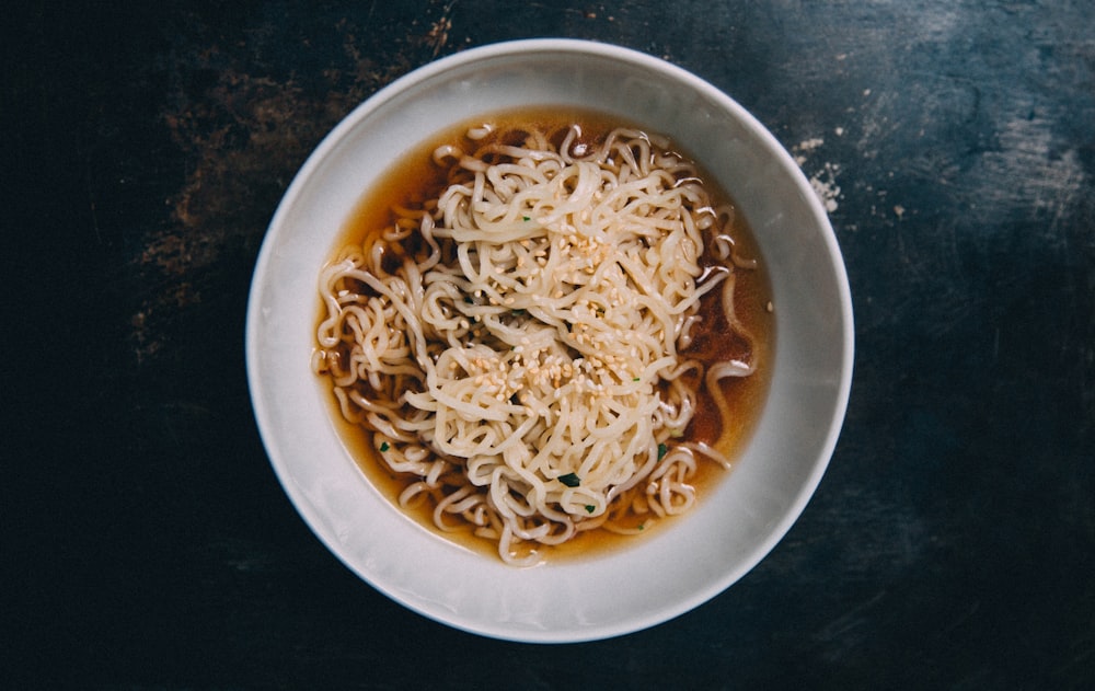 cooked noodles in bowl