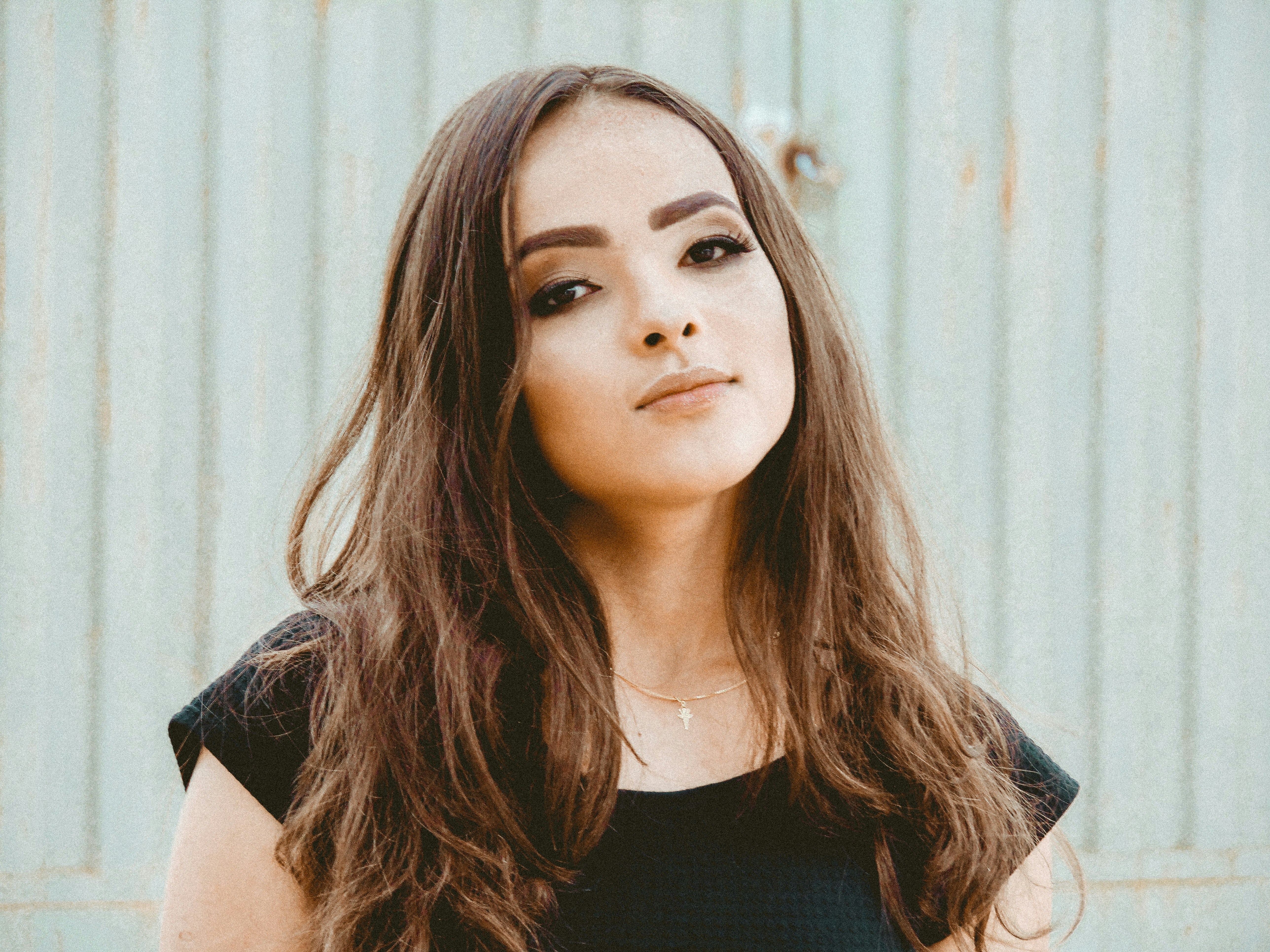 shallow focus photography of woman