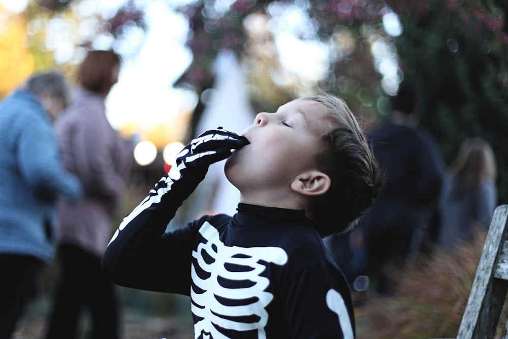 boy wearing black shirt