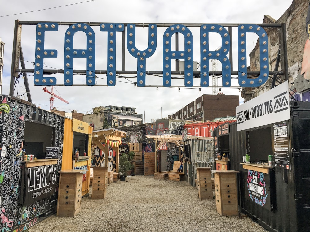 Eatyard signage