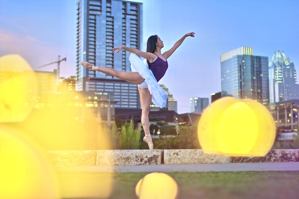 fotografía de la mujer bailando