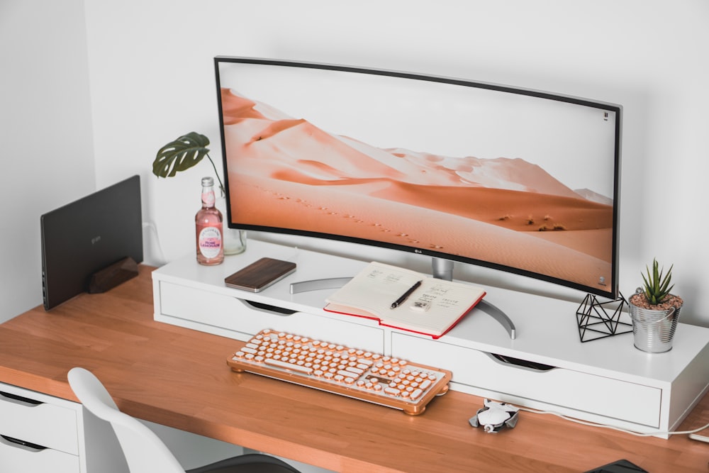 curved monitor