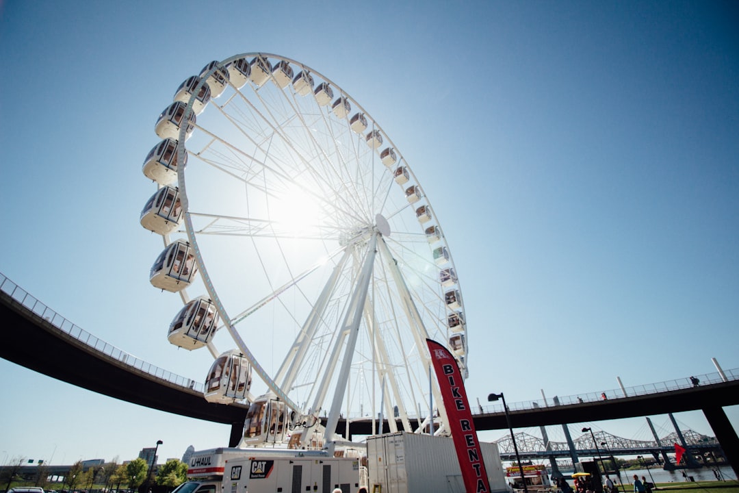 ferris wheel during daytime