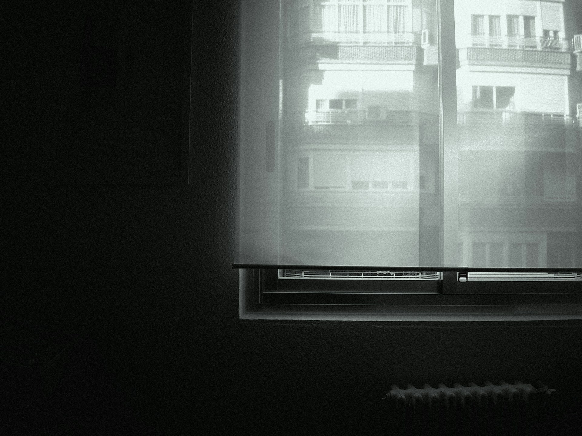 black and white bed linen