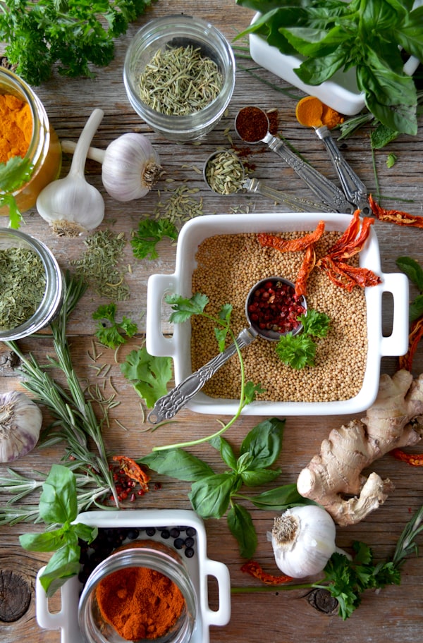 Grüner Smoothie mit frischen Zutaten