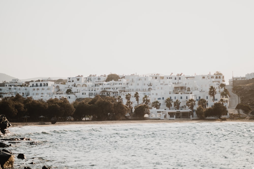 Fotografía de paisaje de un pueblo