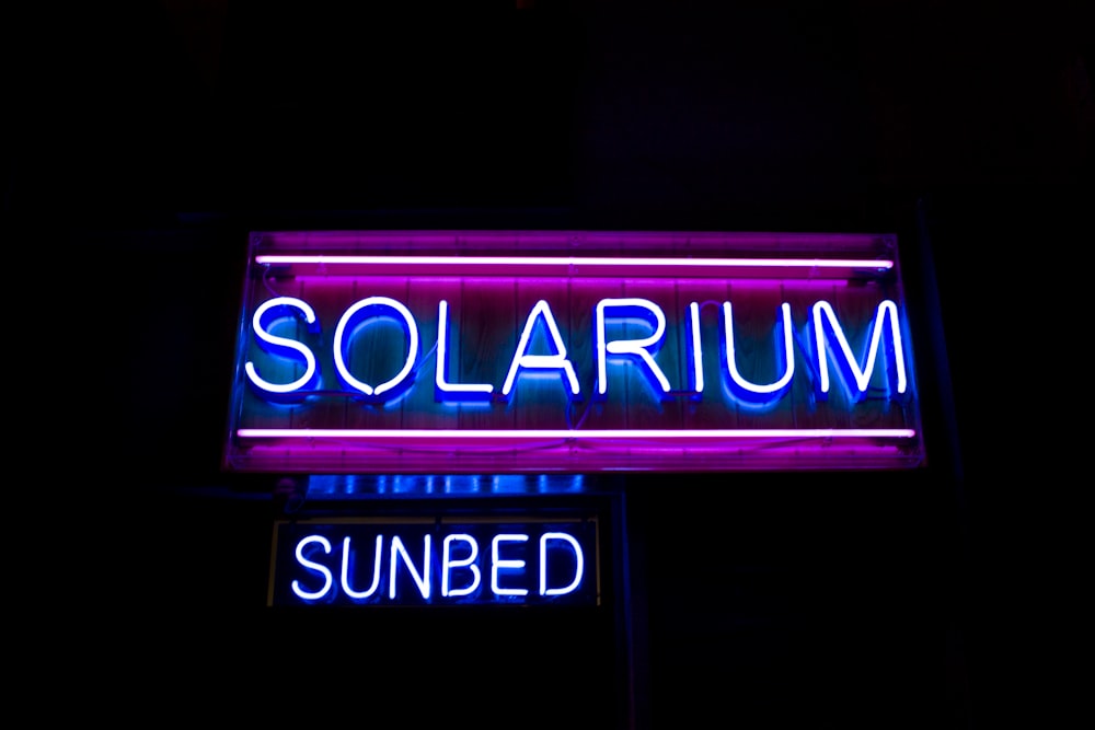 Solarium Sunbed neon signage turned-on