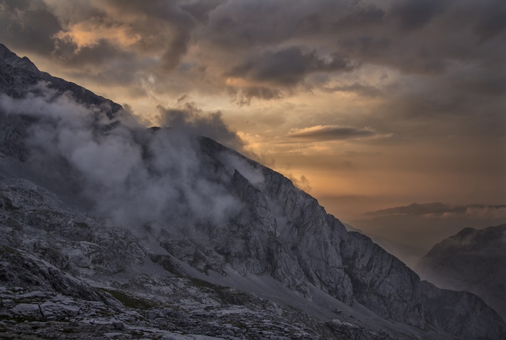 closeup photo of black mountain