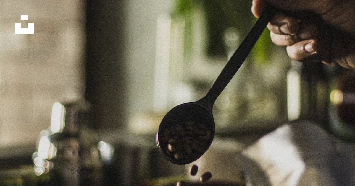 People Using Spoon Person holding spoon photo – Free People Image on Unsplash