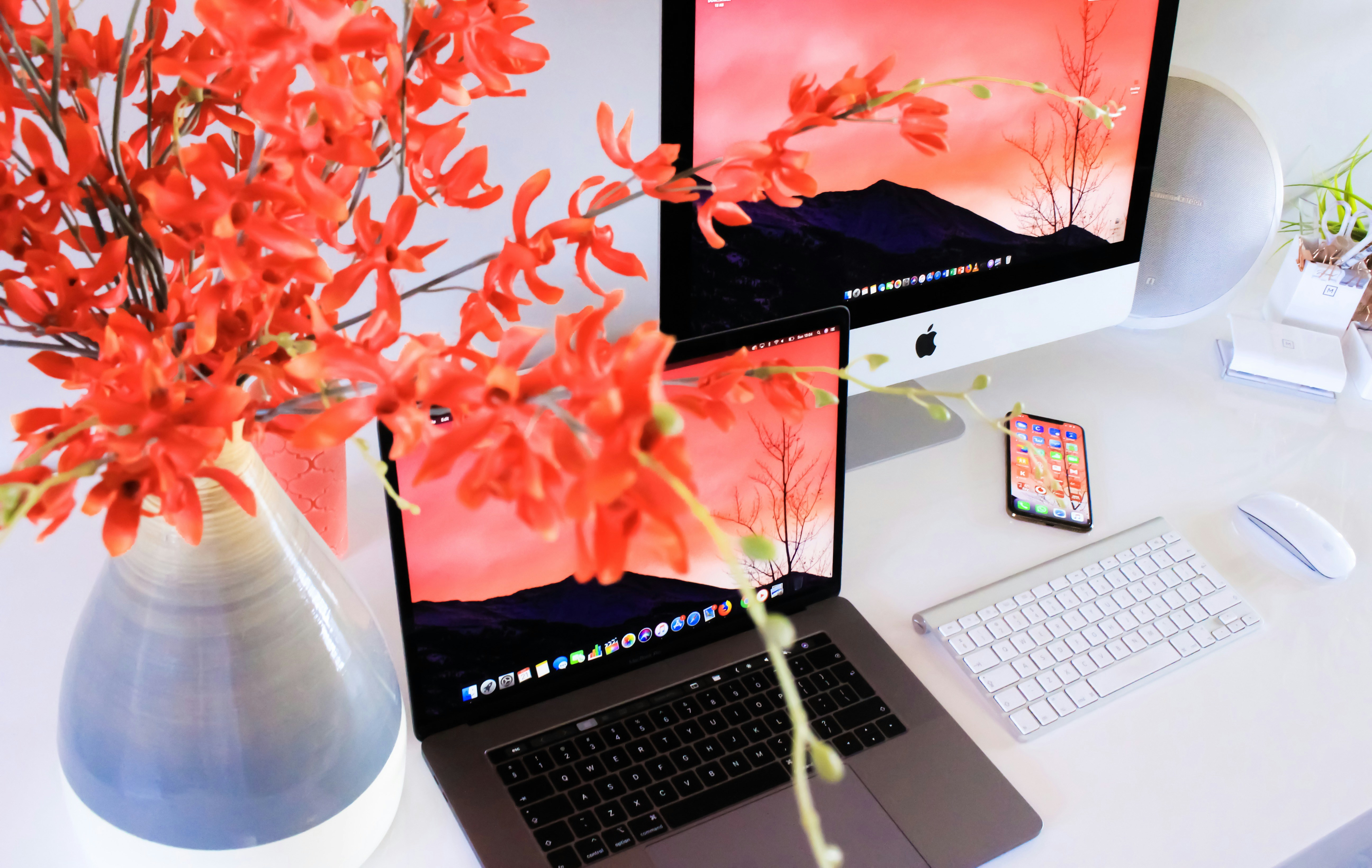 Once a year I like to update my desk with some new colours and layouts. Since I got a new MacBook I decided to do the refresh sooner.