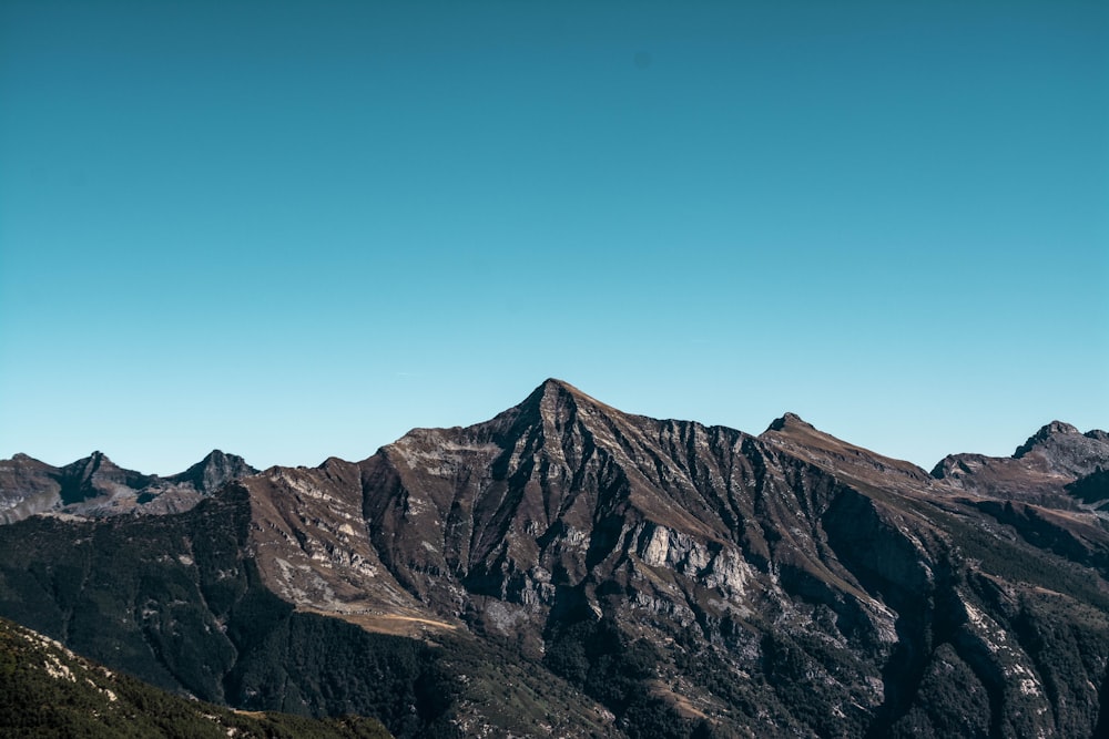 brown and white mountain range