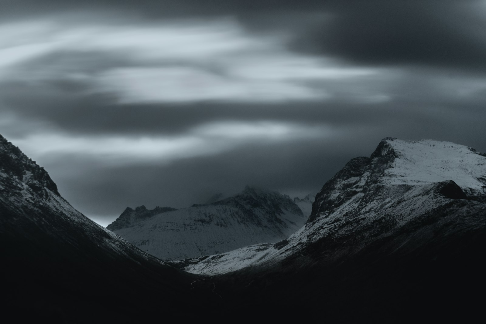 Nikon AF-S Nikkor 70-200mm F2.8G ED VR sample photo. Mountain covered in snow photography