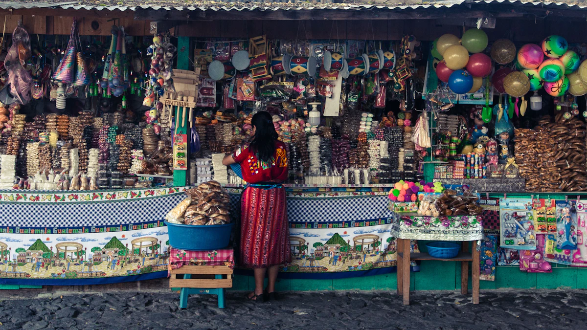 Vendedora en un puesto de mercado con artesanías y panes en Guatemala