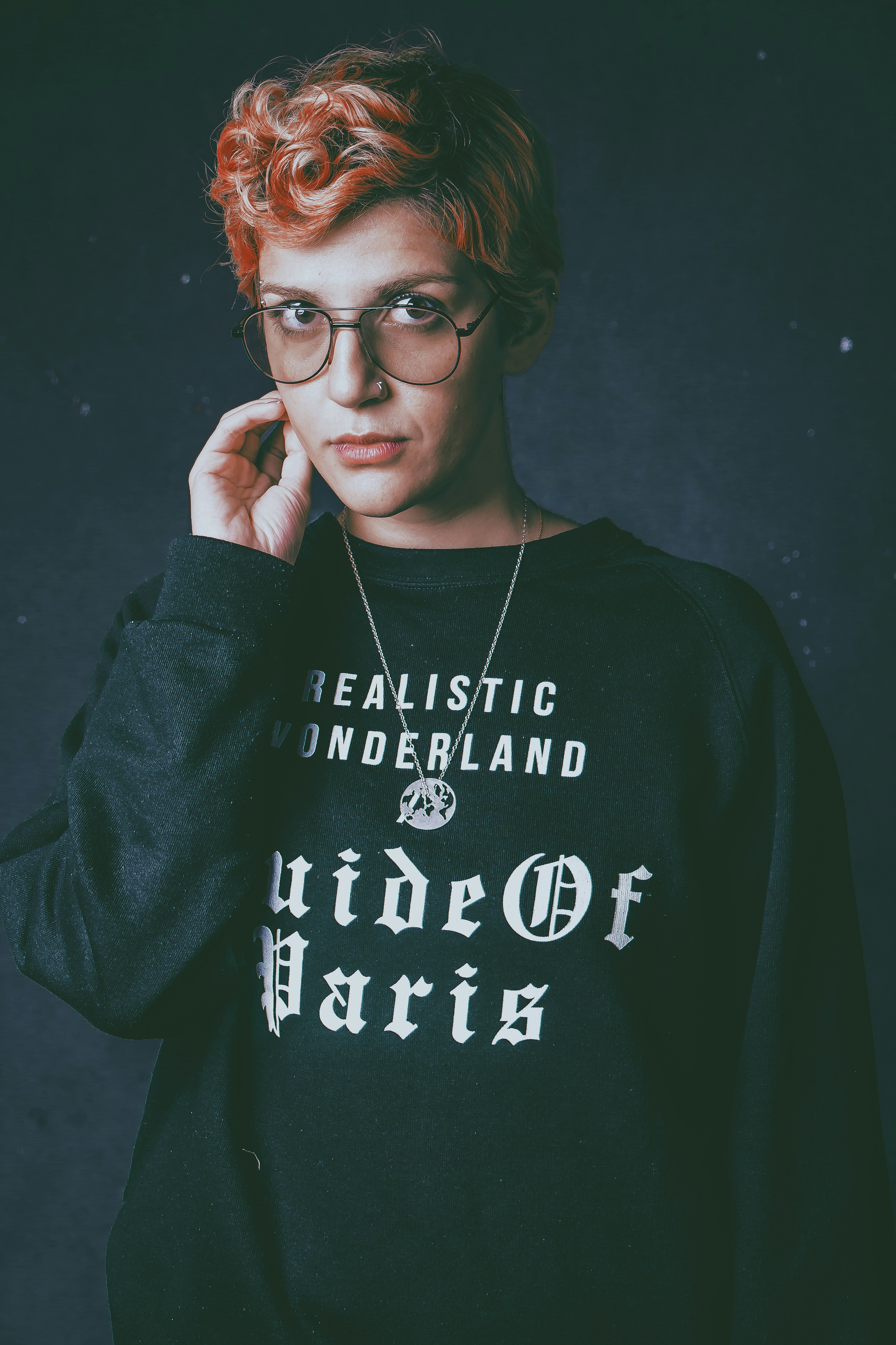 photo-1540871724766-c8e6014be1e2?ixid=M3wxMjA3fDB8MXxzZWFyY2h8MTR8fHVuaXF1ZSUyMGdyYXBoaWMlMjB0cmF2ZWwlMjBzd2VhdHNoaXJ0c3xlbnwwfHx8fDE3NTY4NTkxMzd8MA\u0026ixlib=rb-4.1.0