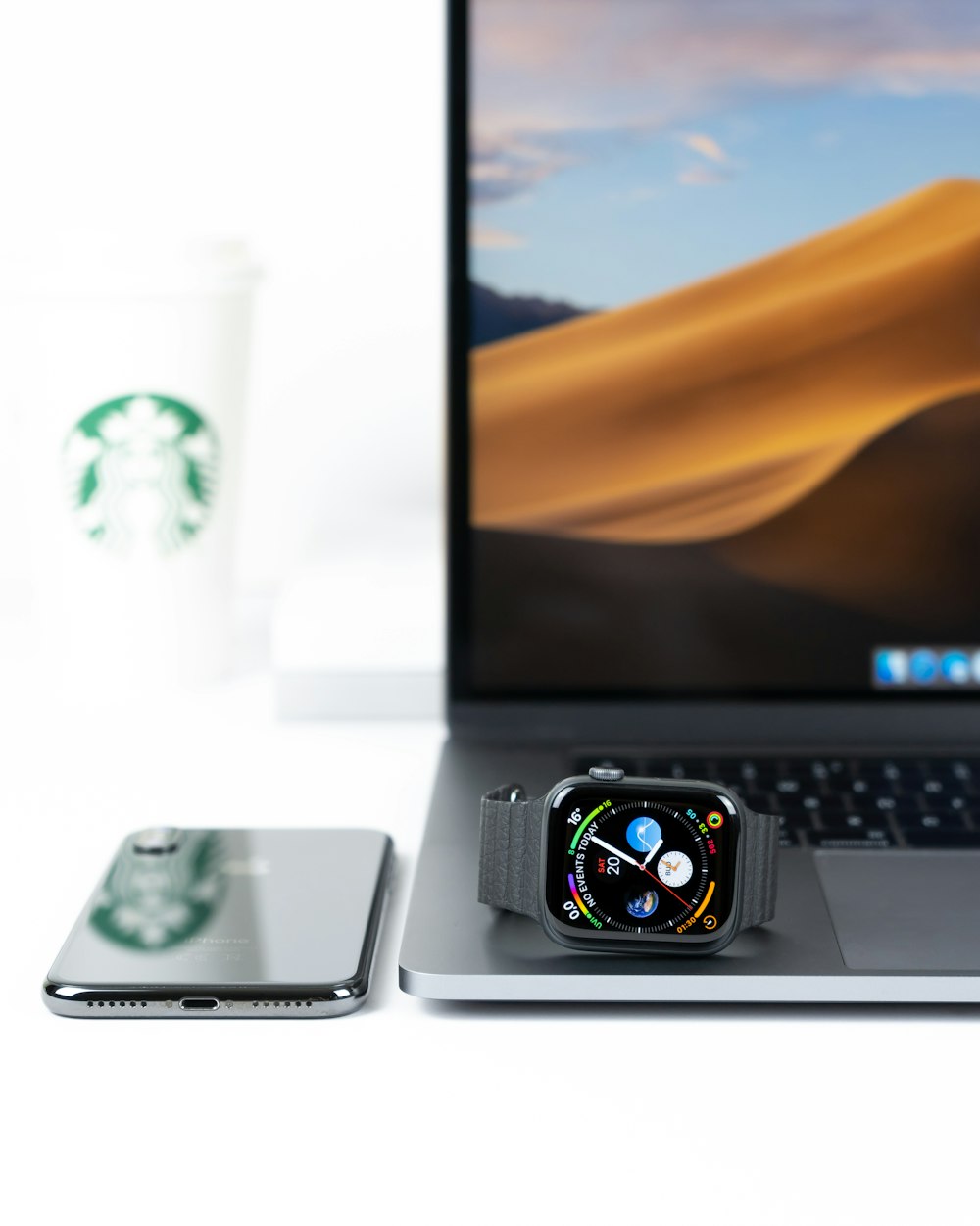 Apple Watch on laptpo
