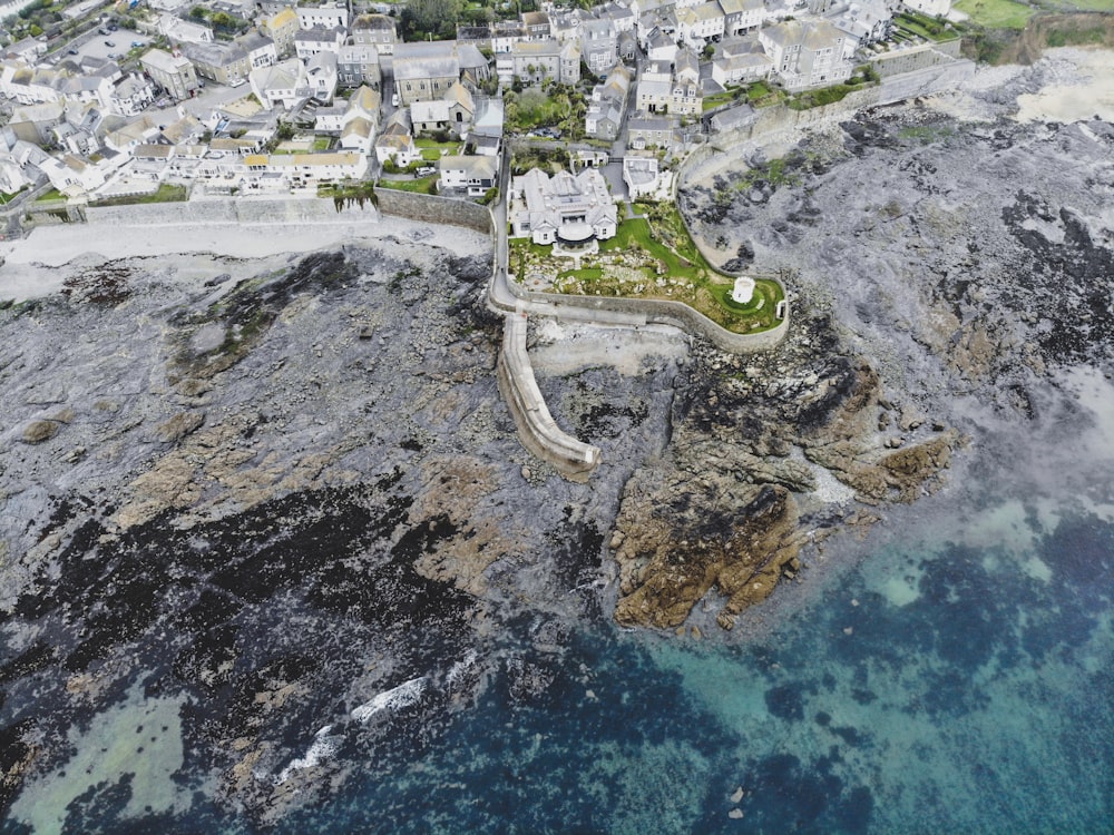 bird's-eye view photography of city near water