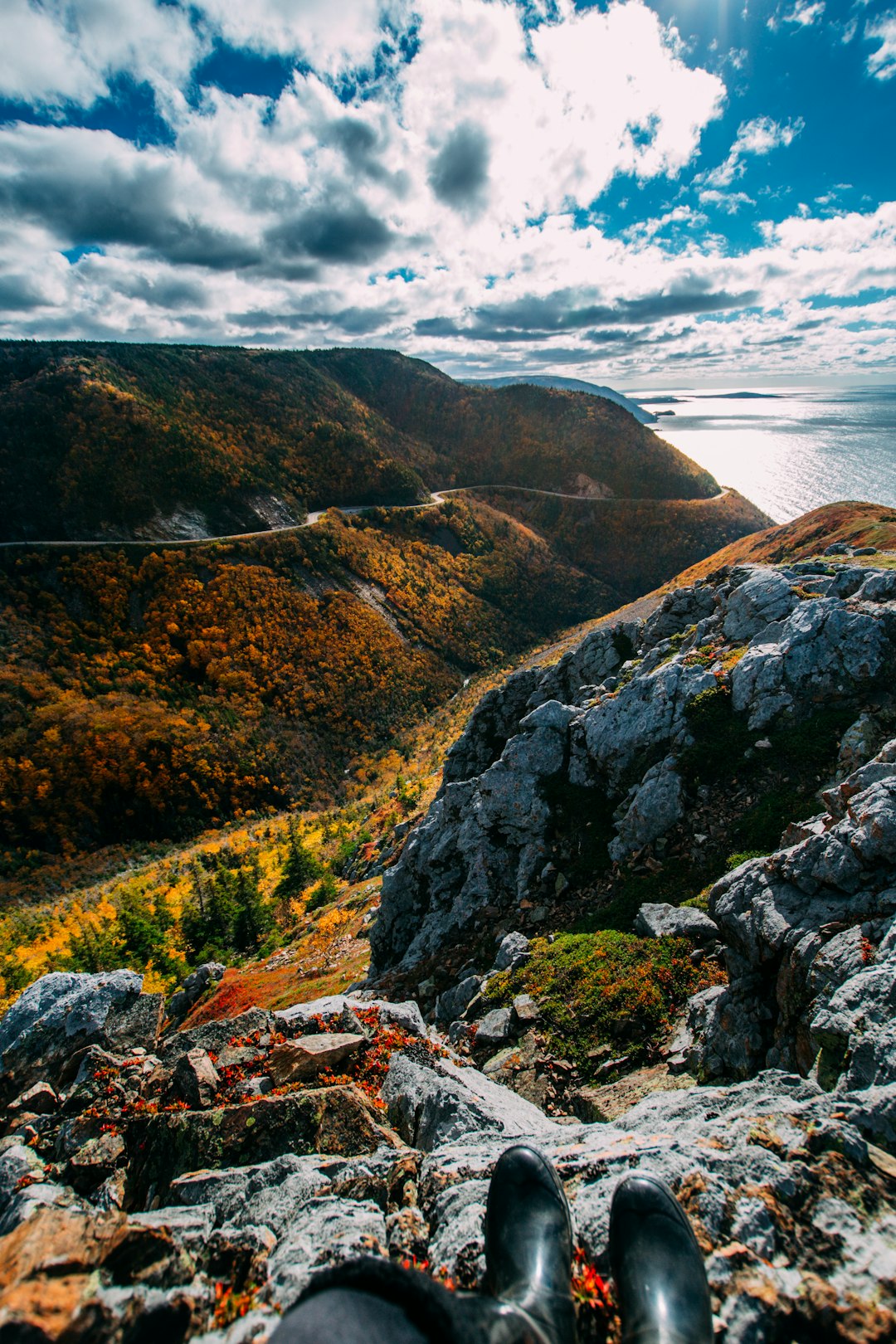 travelers stories about Hill in Skyline Trail, Canada