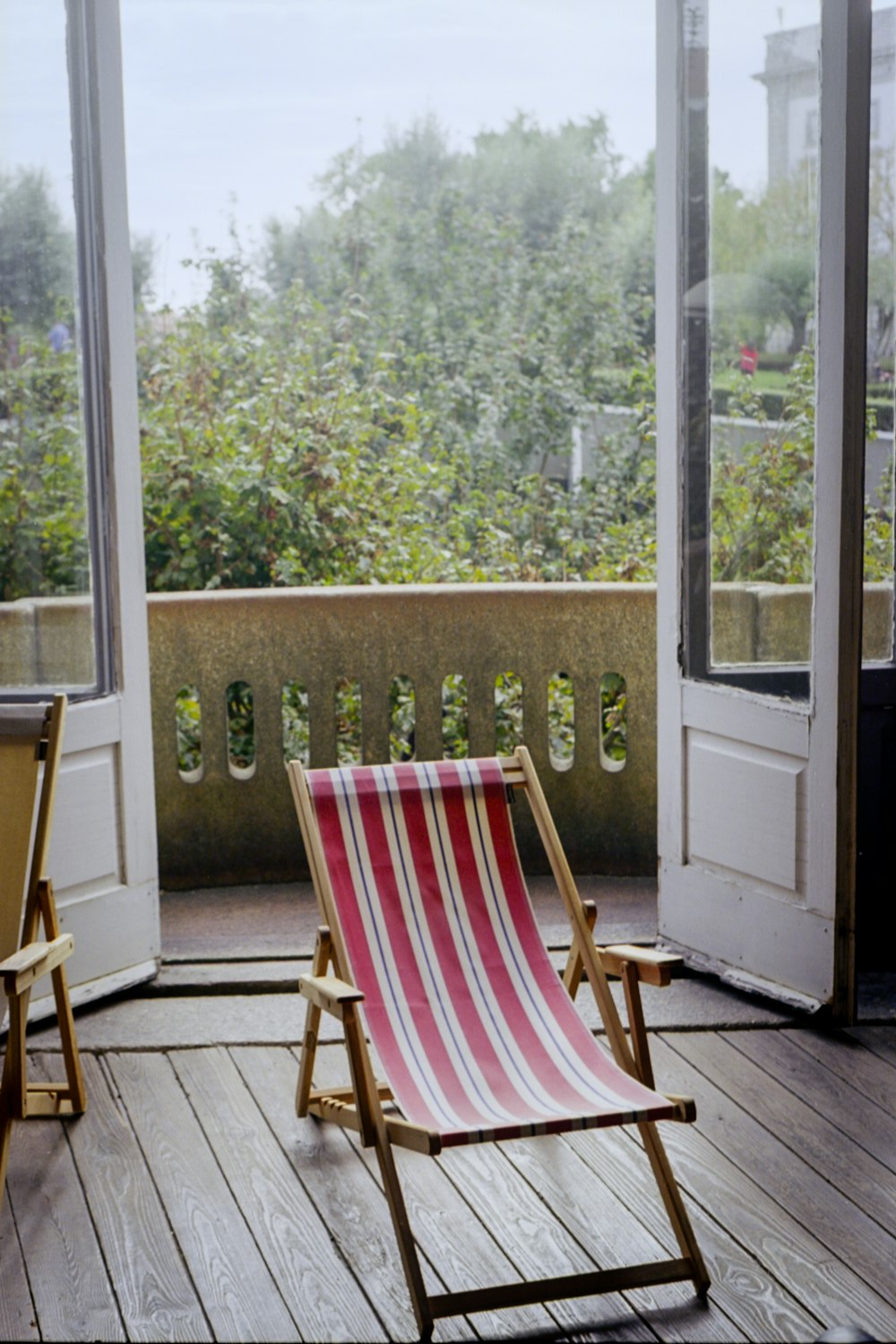 brown sunlounger