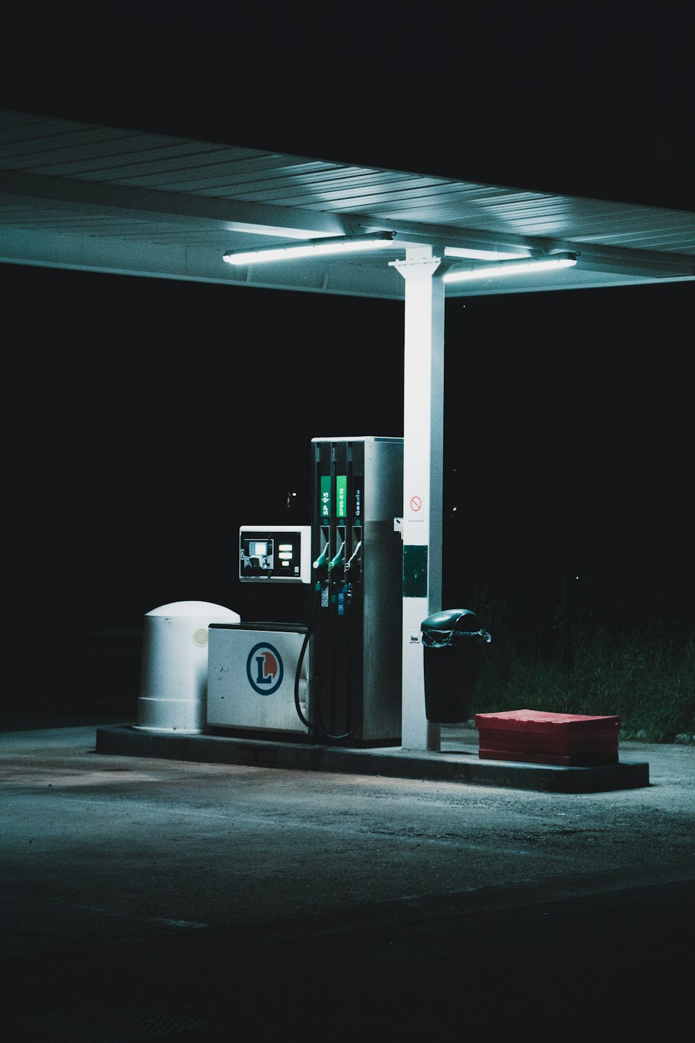 gray and black gas station