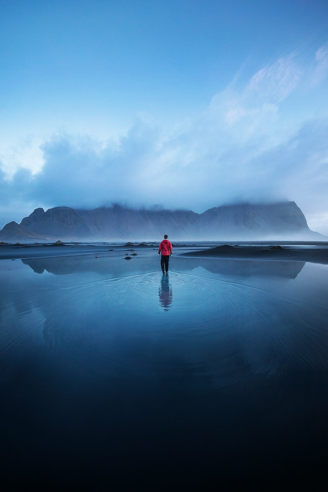 travelers stories about Ocean in Vestrahorn, Iceland