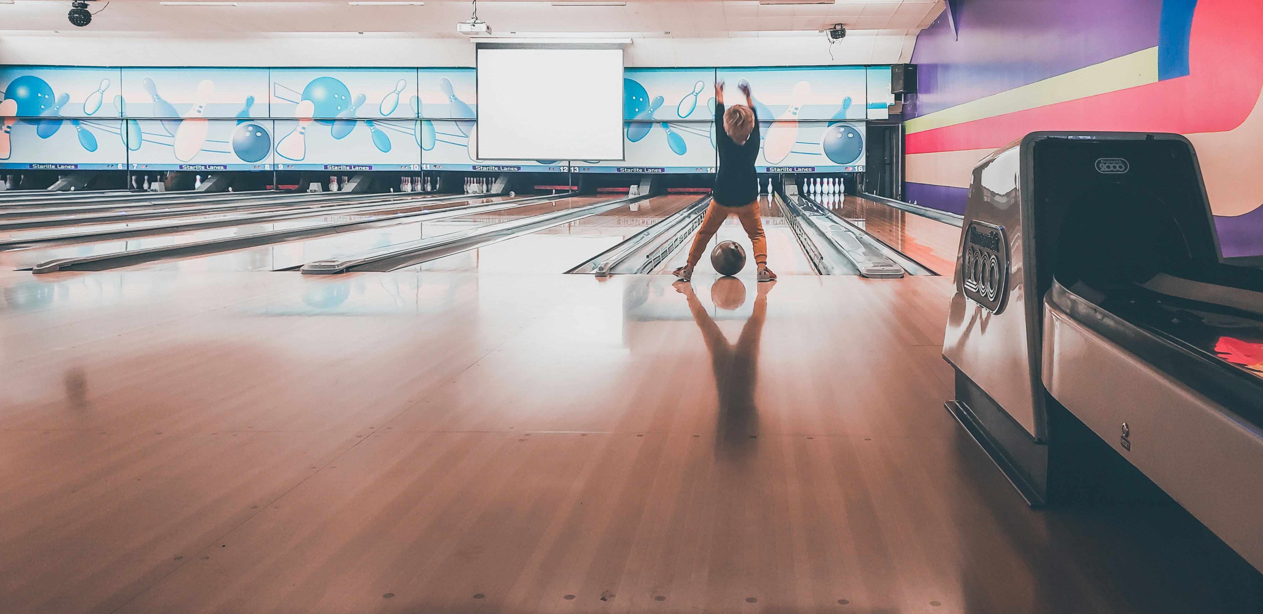 Country Club Lanes